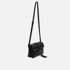 Bolso bandolera con solapa y detalles metálicos