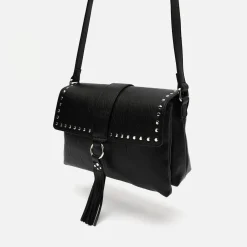 Bolso bandolera con solapa y detalles metálicos