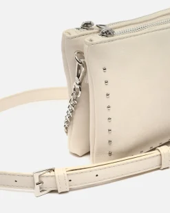 Bolso bandolera pequeño con detalles metálicos