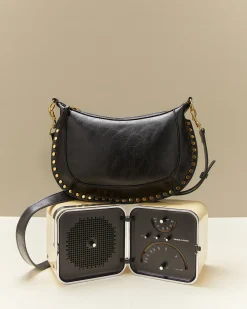 Bolso bandolera pequeño con detalles metálicos