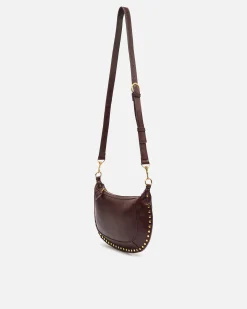 Bolso bandolera pequeño con detalles metálicos