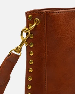 Bolso bandolera pequeño con detalles metálicos