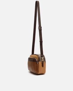 Bolso bandolera tricolor con detalle colgante