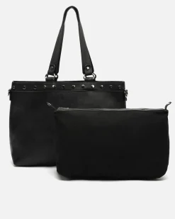 Bolso de hombro grande con detalles metálicos