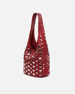 Bolso de hombro pequeño con detalles metálicos