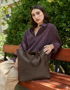 Bolso shopper grande con neceser extraíble