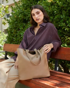 Bolso shopper grande con neceser extraíble