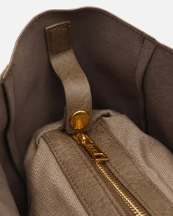 Bolso shopper grande con neceser extraíble y detalles metálicos