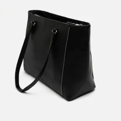 Bolso shopper grande con detalles metálicos