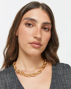 Collar corto