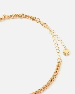 Collar corto con colgantes