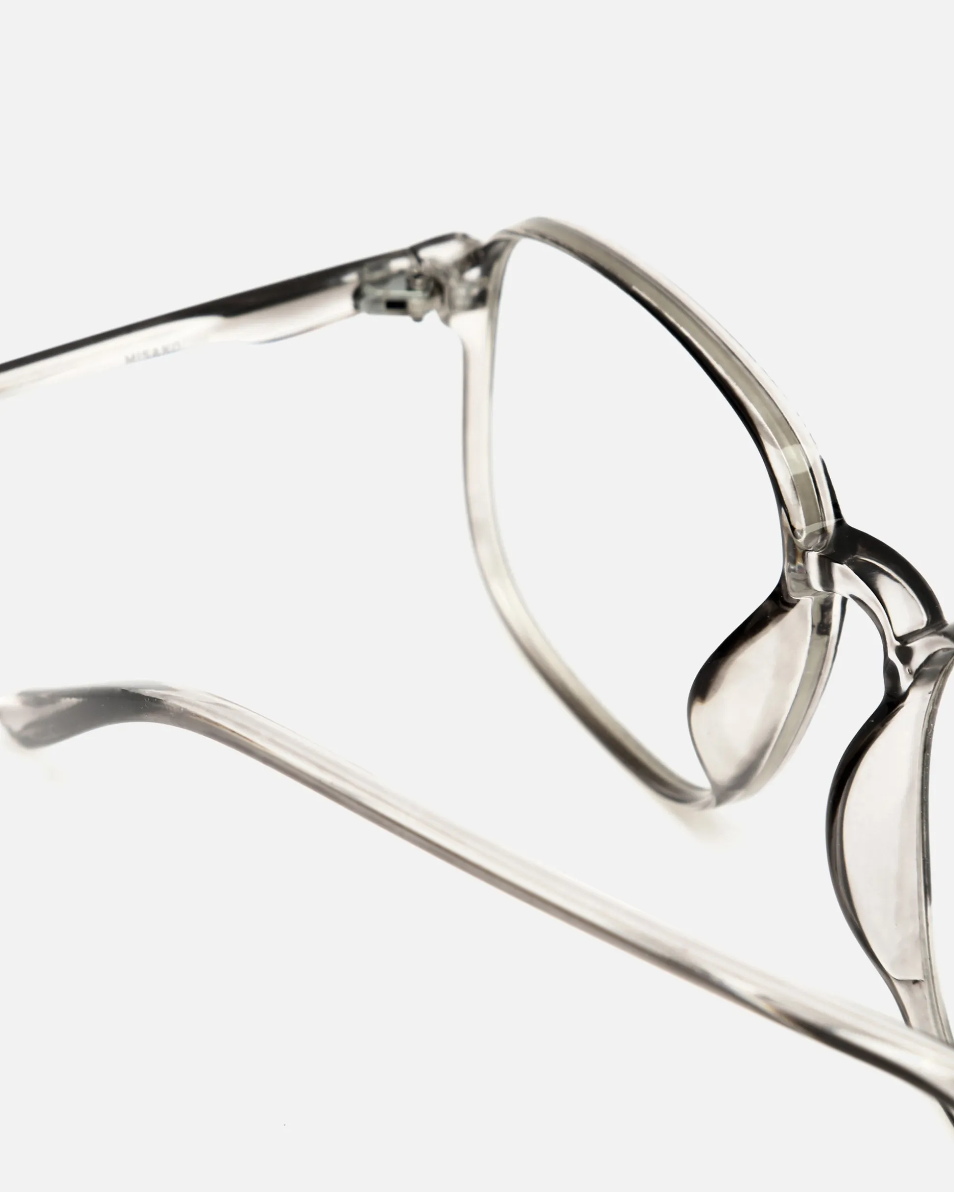 Gafas cuadradas con montura transparentes