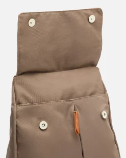 Mochila antirrobo con solapa