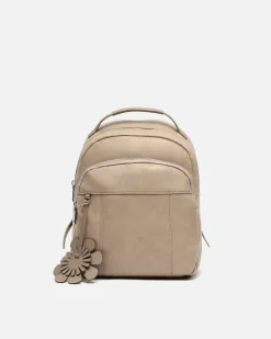 Mochila con detalle colgante