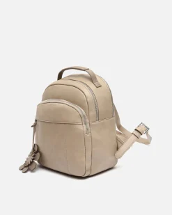 Mochila con detalle colgante