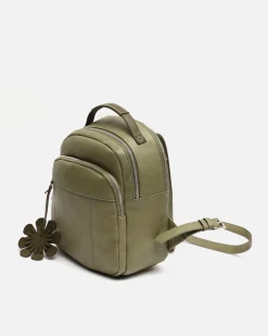 Mochila con detalle colgante