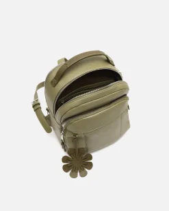 Mochila con detalle colgante