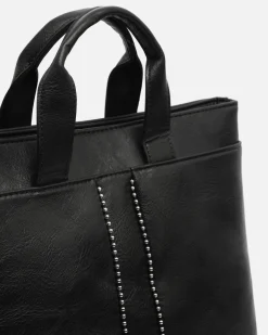 Mochila con detalles metálicos