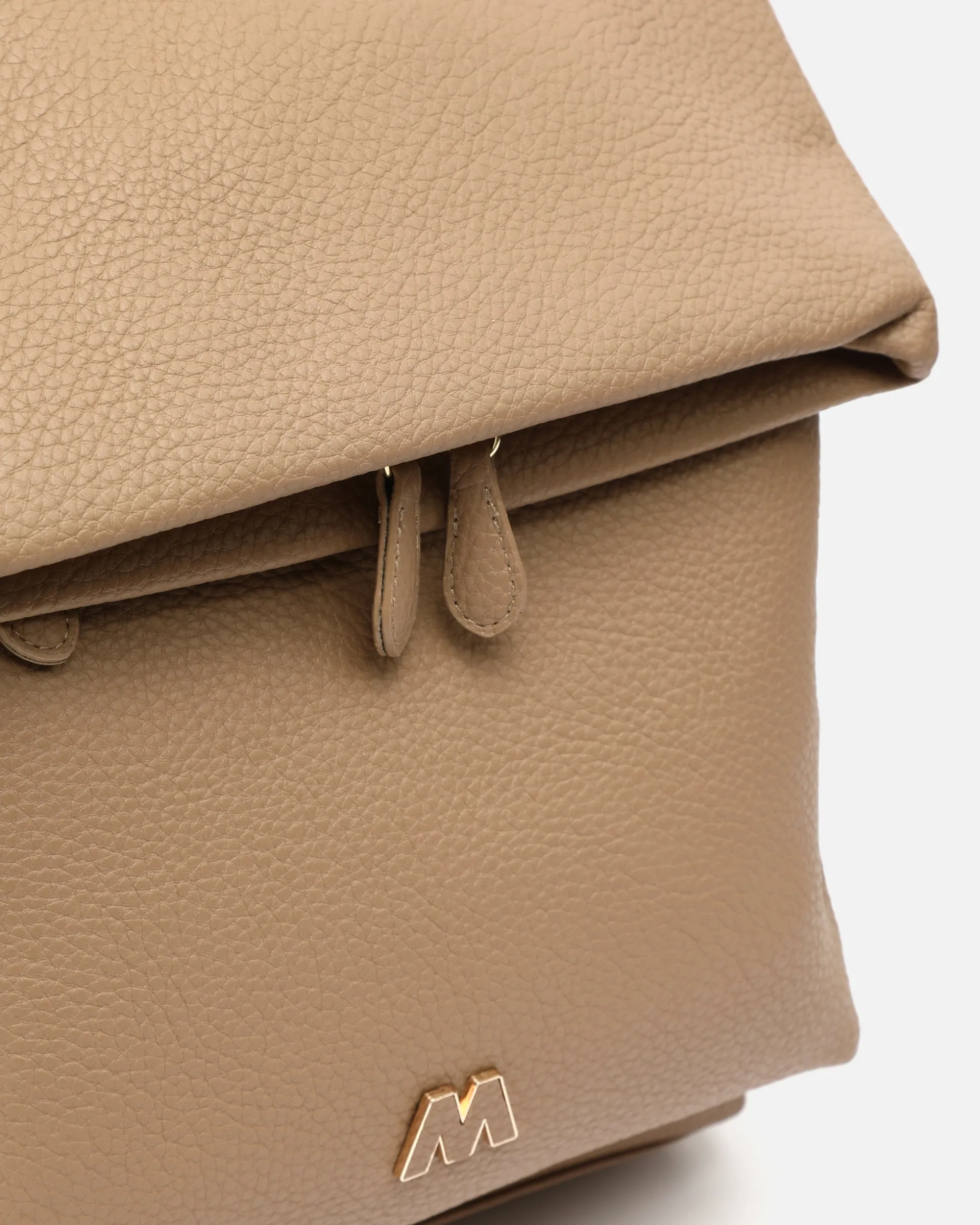Mochila con solapa