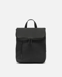 Mochila con solapa en nylon